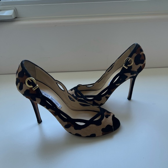Leopard print gorgeous Luciano Padovan heels in like new condition. Size 39.5 - Picture 3 of 6